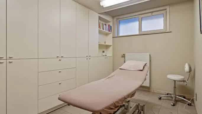 Kantoor met woning te koop in Tramstraat 2A, Zwevezele - Dewaele