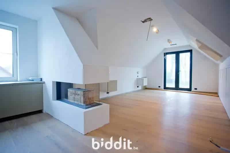VILLA (AF TE WERKEN) + ZWEMBAD, IN RUSTIGE & GROENE OMGEVING