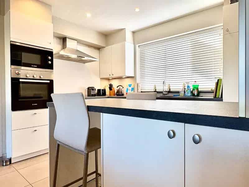 Recente, instapklare woning ( BJ 2014 ) op wandelafstand van de Leie.