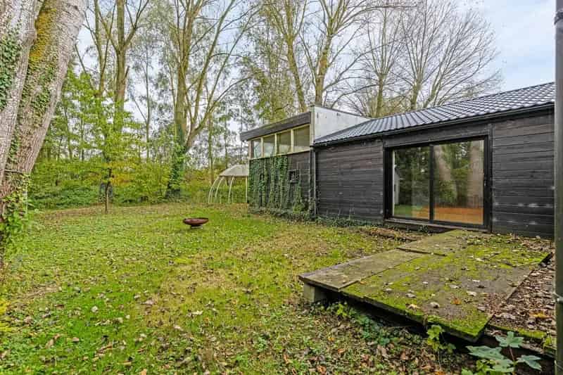 Bouwgrond met zwaar te renoveren woning op een perceel van 1.154m²