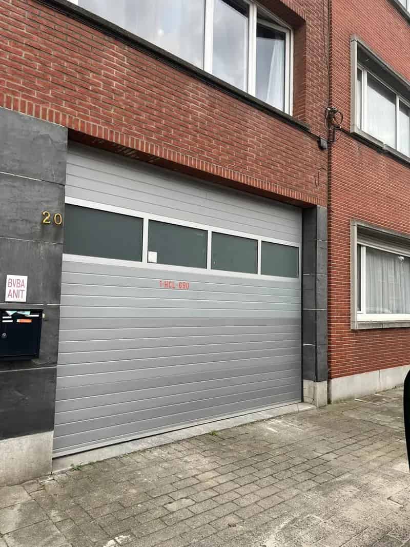 Afscheidbaar magazijn van 235m² op top ligging!