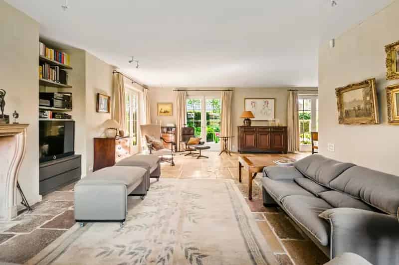 Heel ruime woning met mooie tuin op toplocatie!