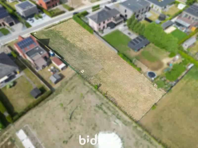 LANDELIJK GELEGEN BOUWGROND
