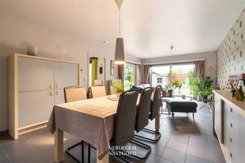 Instapklare woning met 3 slaapkamers, carport en fijne tuin