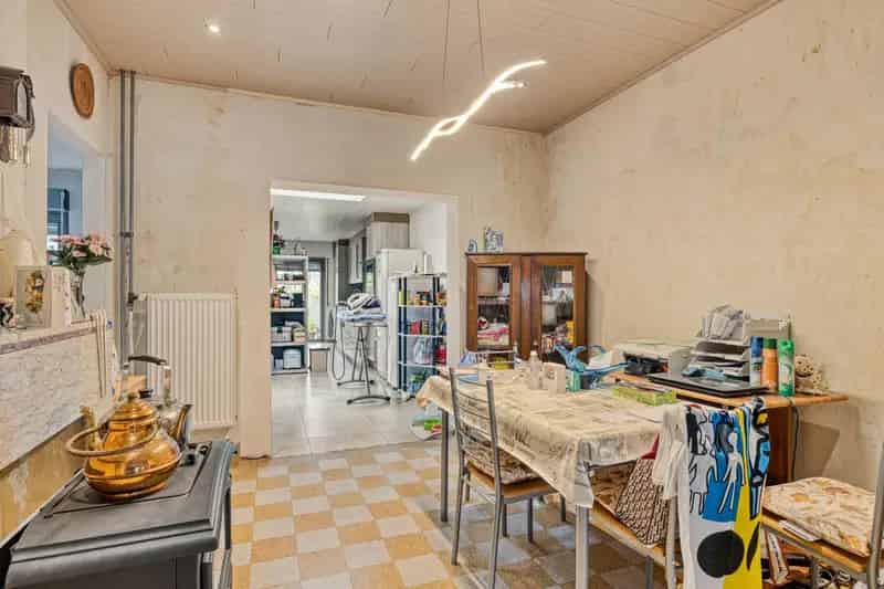 Driegevelwoning met grote tuin nabij centrum Halle