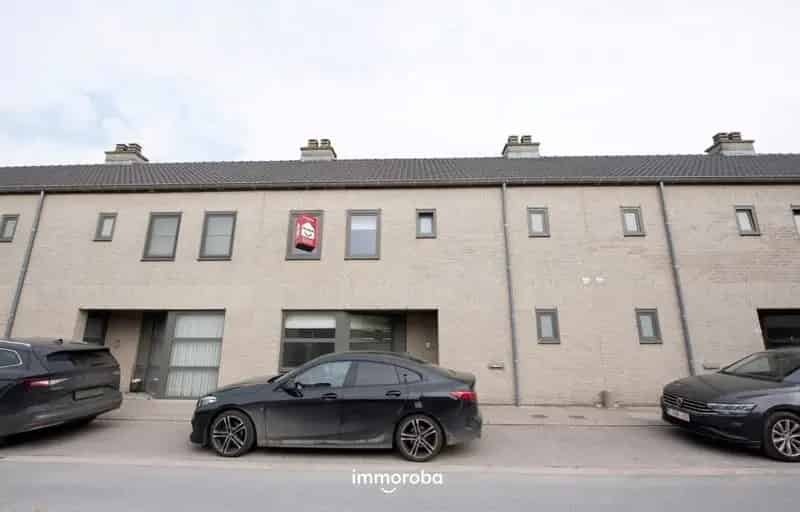 Ruime woning gelegen te Zulte.