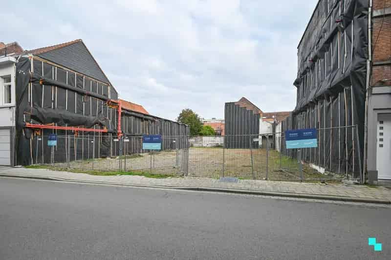 Projectgrond in hartje Izegem
