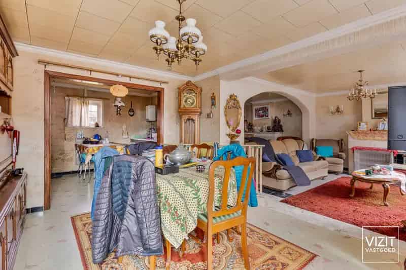 Volledig te renoveren woonhuis met garage