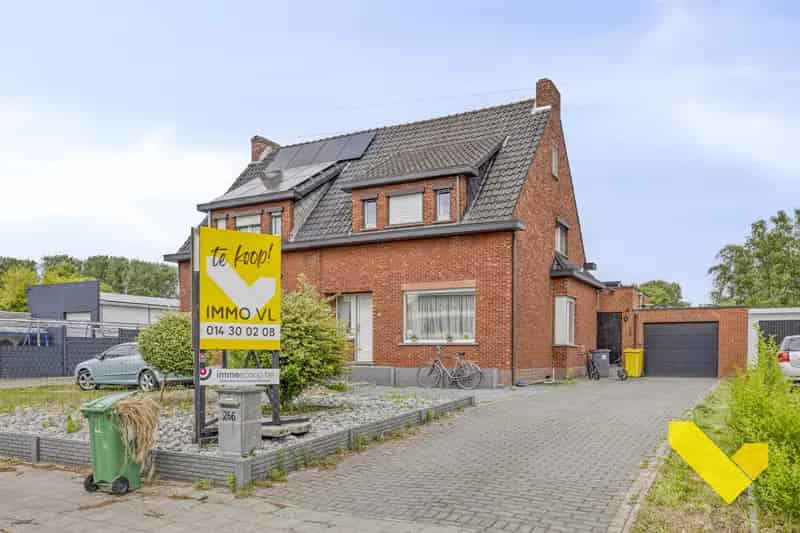 Huis te huur Mol: Ruime halfopen bebouwing met 2 badkamers en garage