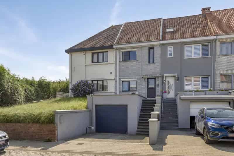 Huis te koop Rustige buurt Instapklaar 3 slaapkamers Tuin Garage