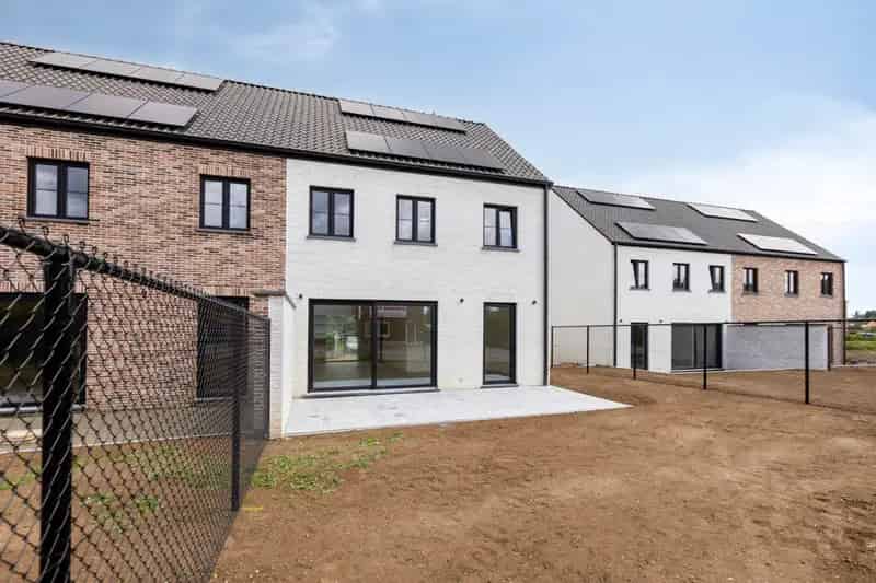 Halfopen nieuwbouwwoning in Geetbets.