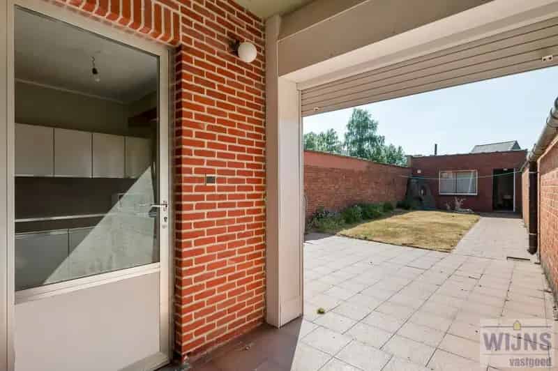 Te renoveren woning met 3 slaapkamers en tuin