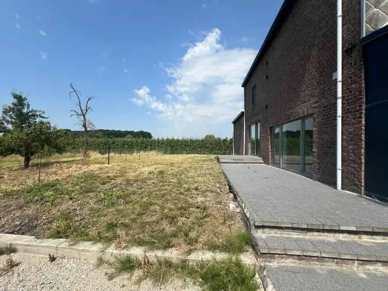 Opgefriste, ruime woning met 4 slpks, garage, carport, terras en tuin