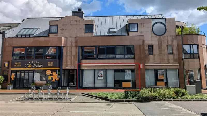 Handelsruimte op een bijzonder commerciële locatie in centrum 's-Gravenwezel