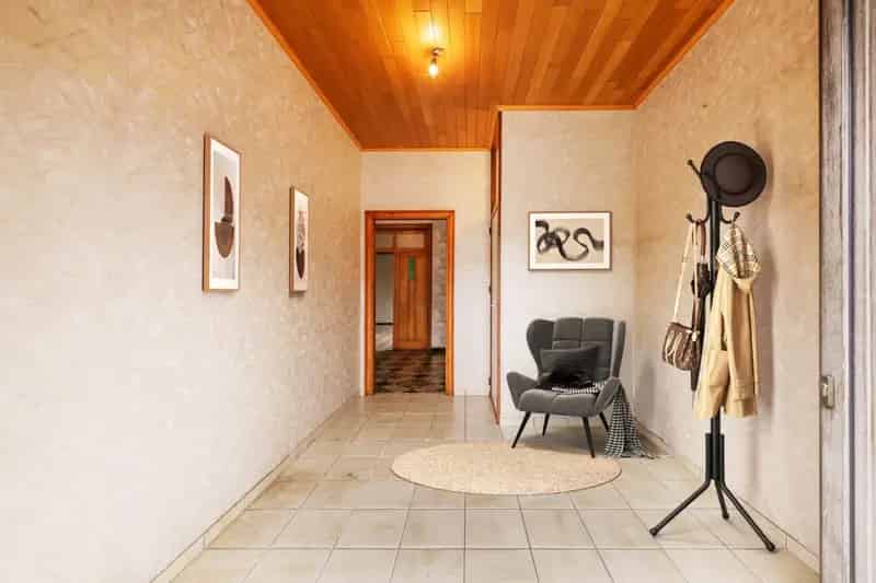 ZEER RUIME TE RENOVEREN WONING MET TUIN OP 865 m²