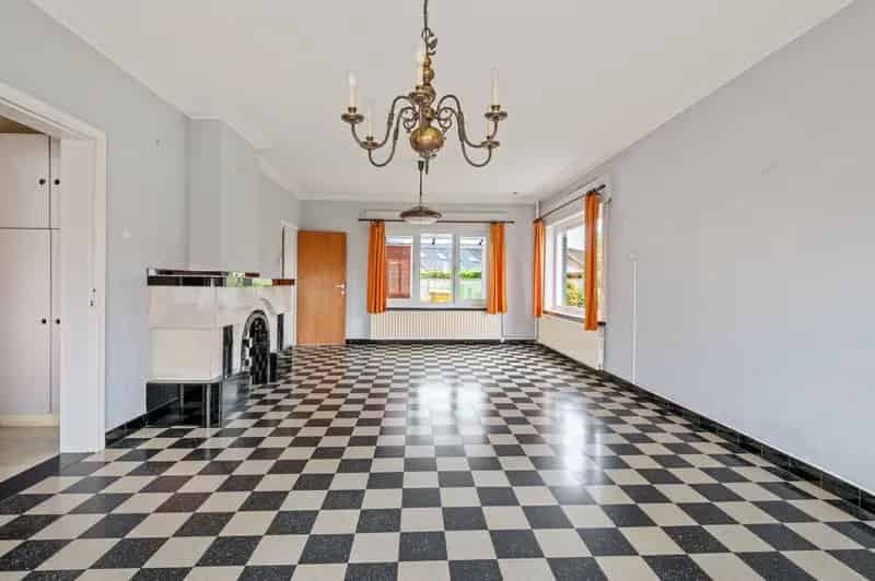 Te renoveren woning met 3 slaapkamers en tuin