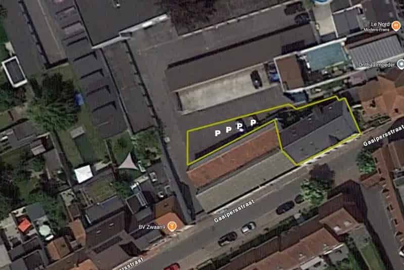 Gerenoveerd handelspand met ruime woning en gezellige stadstuin te centrum Roeselare