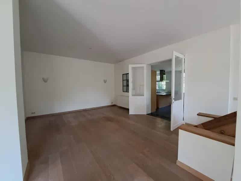 Grote woning in privédomein