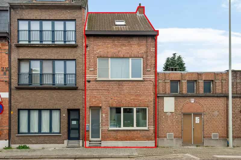 Charmante woning met vier slaapkamers, tuin en carport