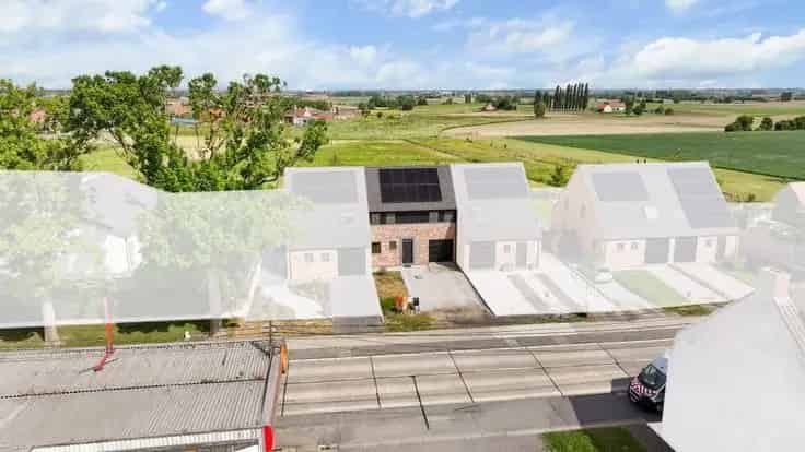 Nieuwbouw woning te koop met garage en tuin