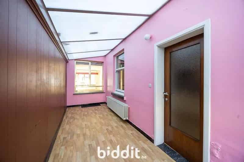 OP TE FRISSEN WONING
