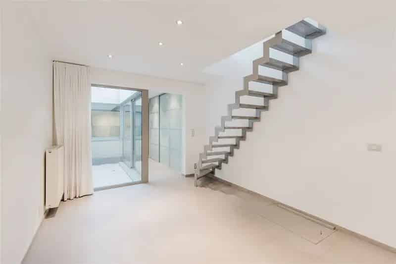Architecturale woning op gunstige ligging