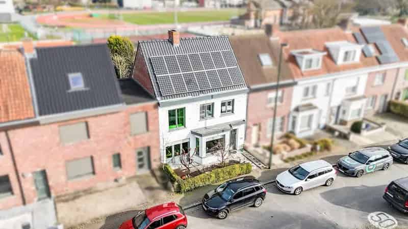Te renoveren woning in het hart van Torhout!