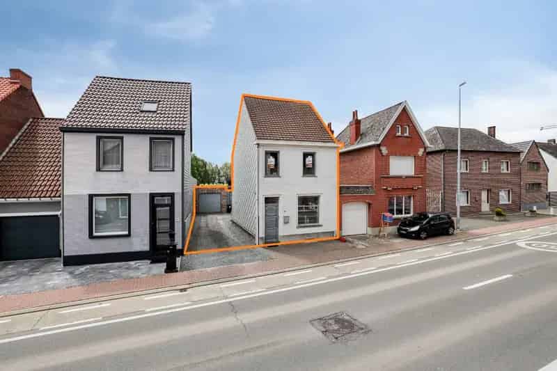 Instapklare gezinswoning met prachtige tuin en garage