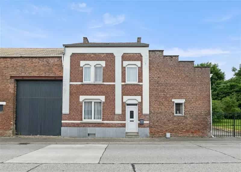 Te renoveren gezinswoning met loods Gingelom
