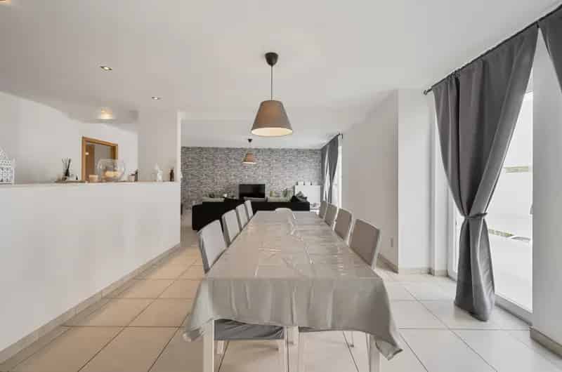 Ruim appartement 3 slaapkamers en vlot bereikbare ligging