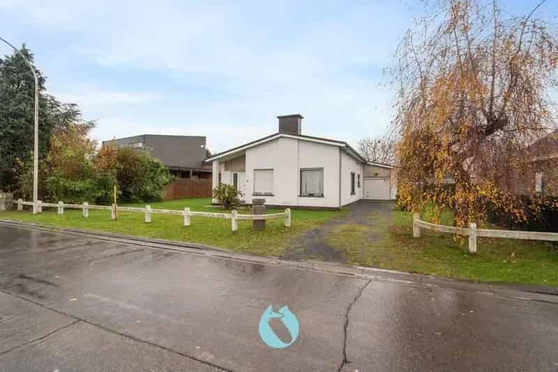 Alleenstaande woning in rustige woonwijk te Evergem