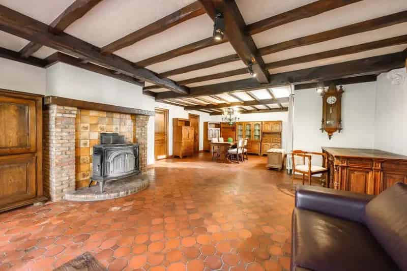 VERRASSEND RUIME ALLEENSTAANDE WONING OP 1.298 m²