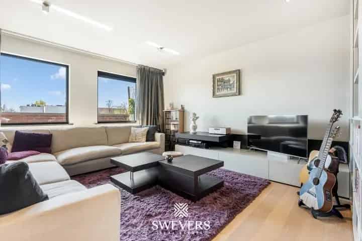 Knap penthouse (119m2)  met 2 slaapkamers en 2 badkamers te Helchteren