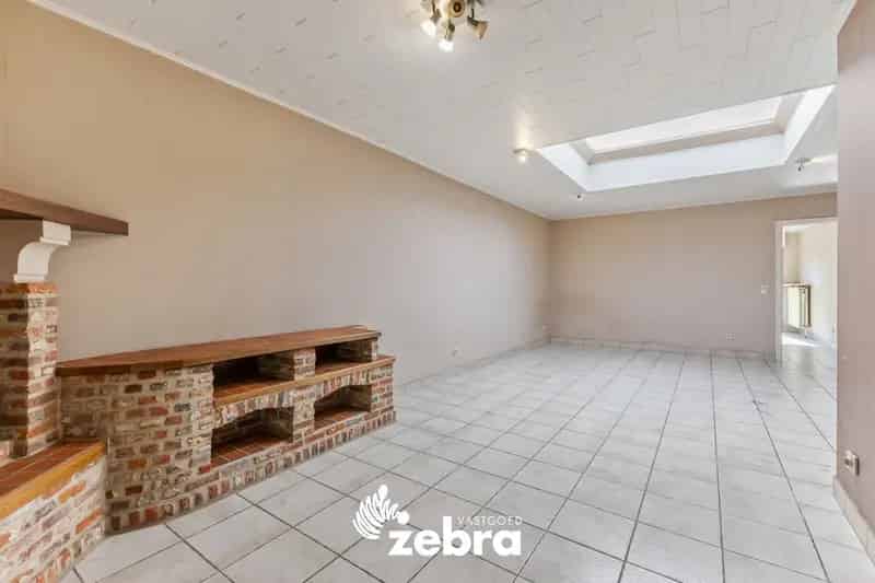 Instapklare gezinswoning met 3 slaapkamers en uitweg op toplocatie te Rumbeke (Roeselare)!