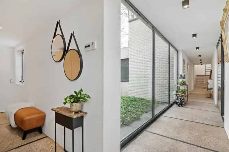 Moderne en ruime woning op residentiële toplocatie te 's Gravenwezel