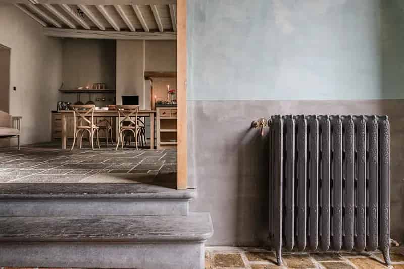 Historische hoeve met bijgebouwen!