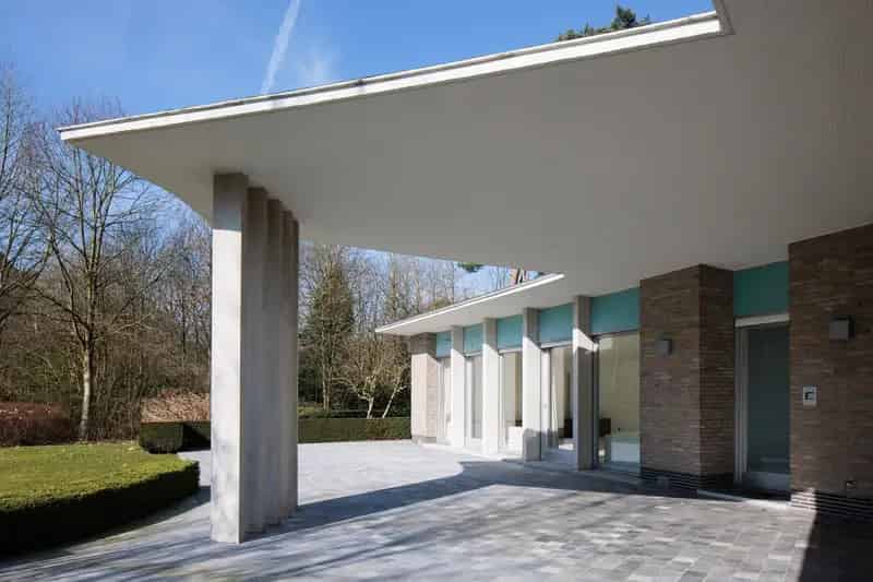 Architecturale woning op een perceel van ca. 4.162m²