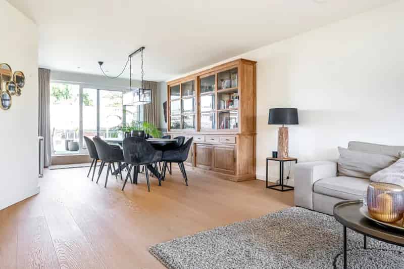 Huis te huur Belsele: Instapklare Triplex met Garage en Terras