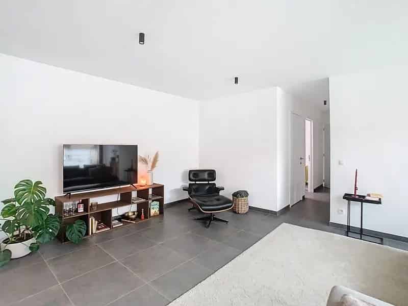 Luxe appartement met 2 slaapkamers en carportstaanplaats. 