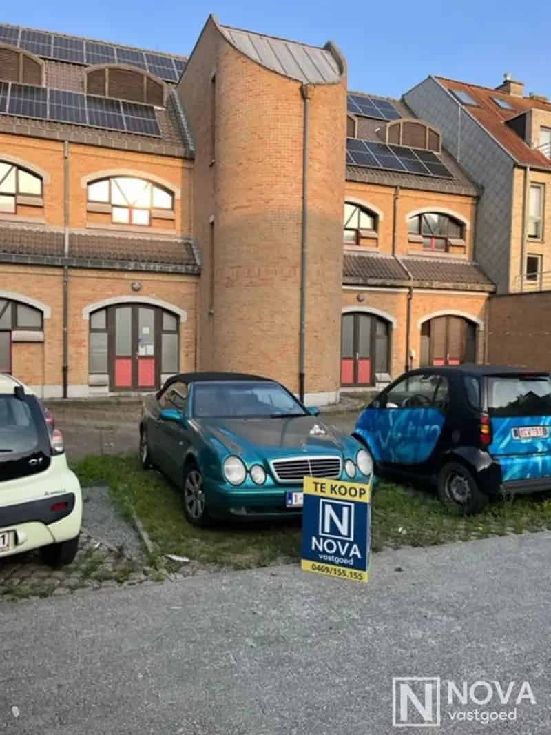 Buitenstaanplaats in centrum Nieuwpoort-Stad