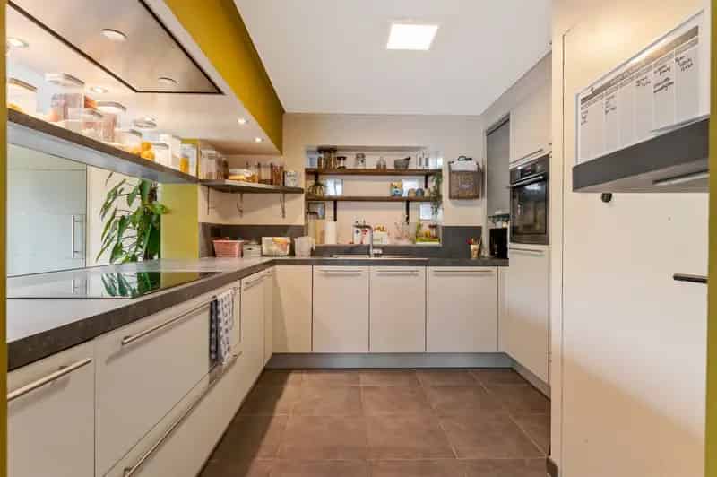 Centraal gelegen HOB met tuin en garage