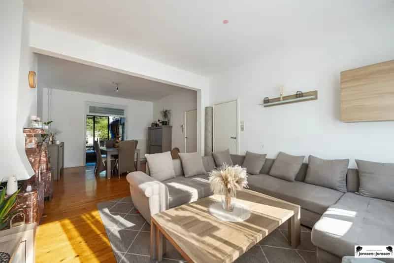 Ruime en lichtrijke woning met 3 à 4 slaapkamers!