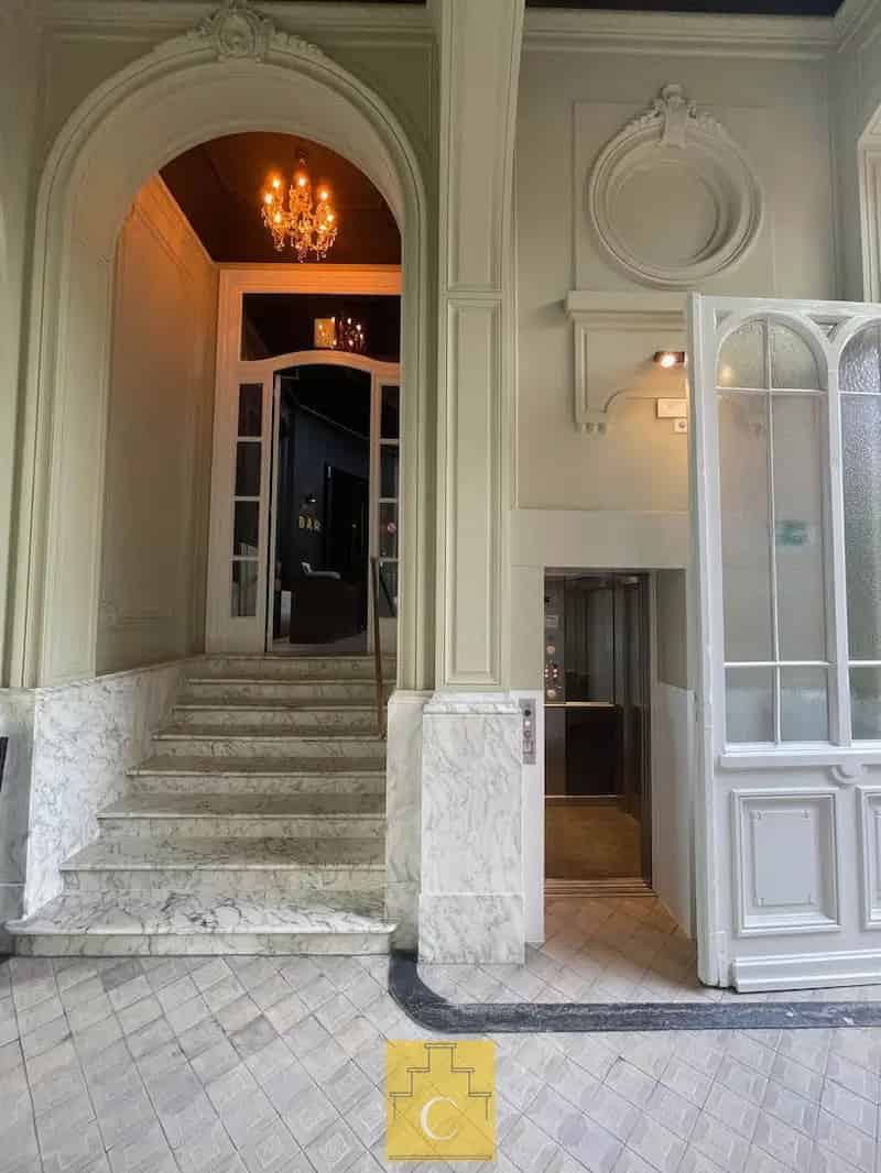 Kantoorruimte te huur in prestigieus pand aan de stadsrand