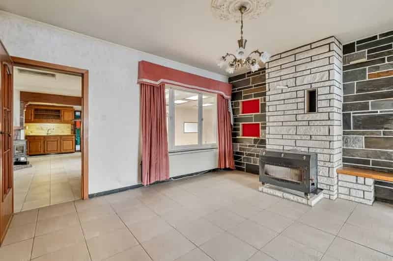 Gezinswoning 4 slaapkamers grote tuin te renoveren