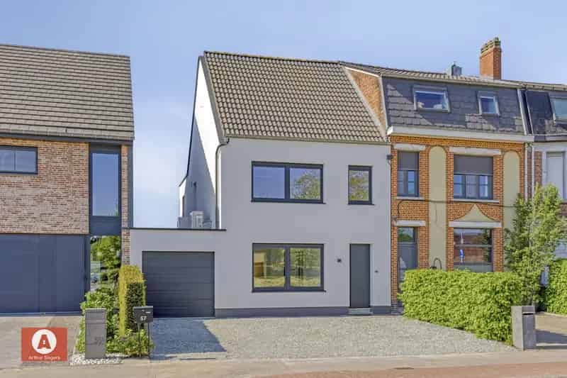 Gerenoveerde woning met 3 slaapkamers te koop