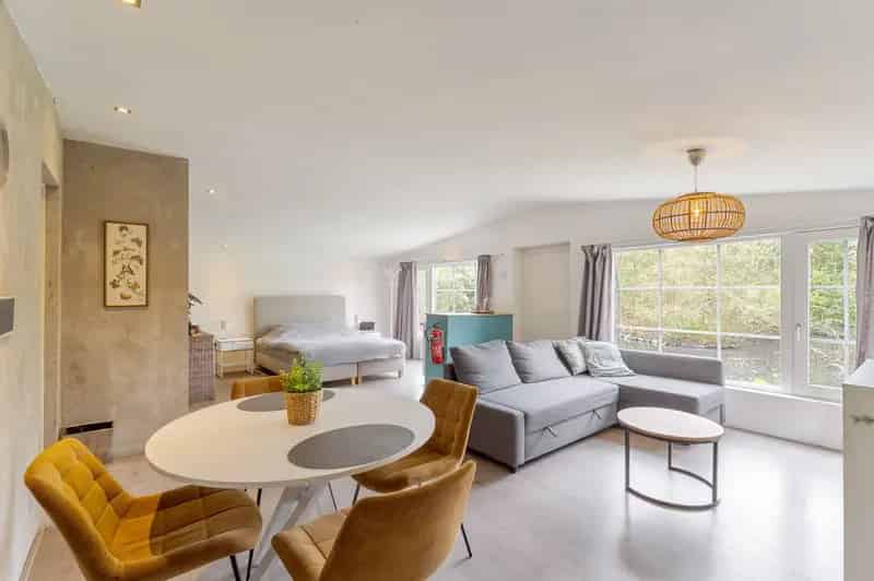 Vakantiewoning met vijver op ruim 24a