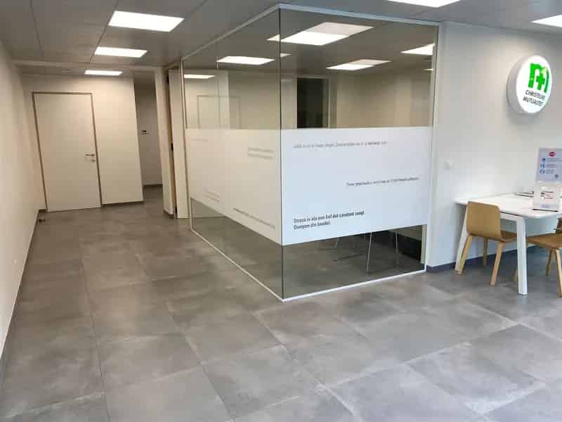 Uitstekend gelegen kantoor/handelspand in het centrum van St-Katelijne-Waver