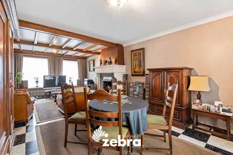 Ruime HOB met vier slaapkamers in Ruddervoorde!
