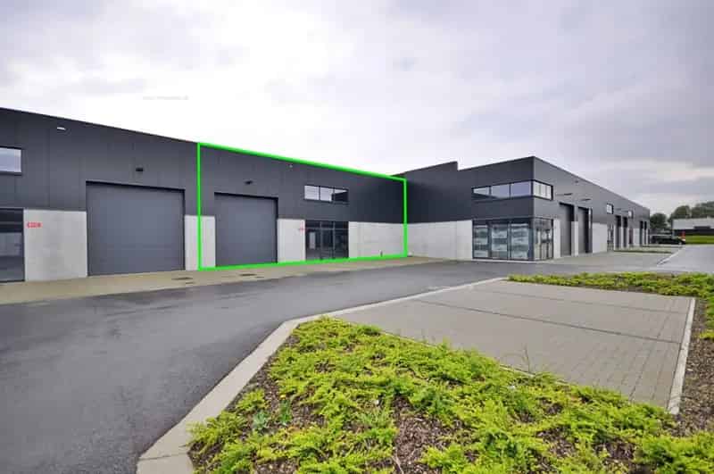 Nieuwbouw bedrijfsgebouw te koop in Kmo-Park Moenkouter Zwevegem