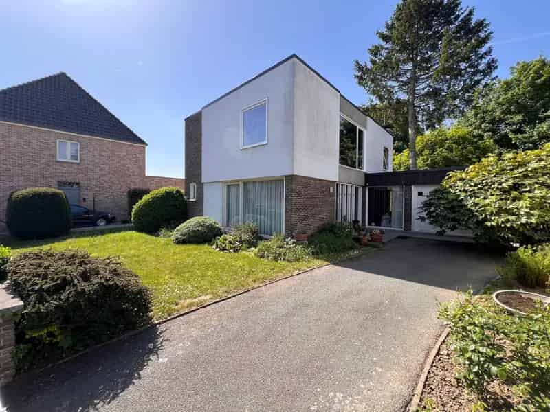 Huis te huur te renoveren met tuin en garage